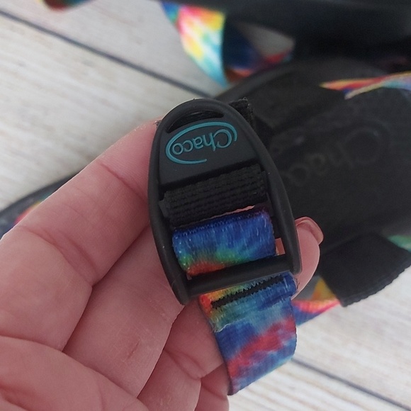 Chaco Kids Rainbow Tie Dye Strappy Sandals Unisex Size 2 - Picture 3 of 4